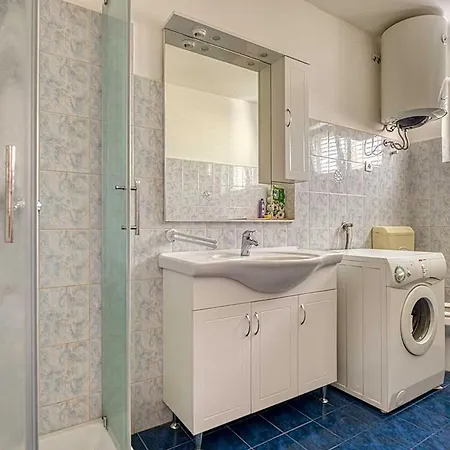 Διαμέρισμα Keri Ρόβινι