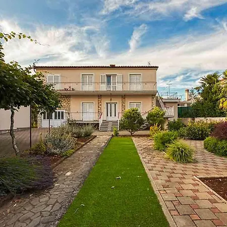 Keri Διαμέρισμα *