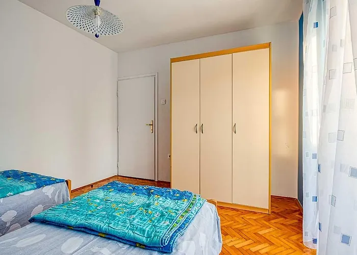 Keri 아파트 로비니