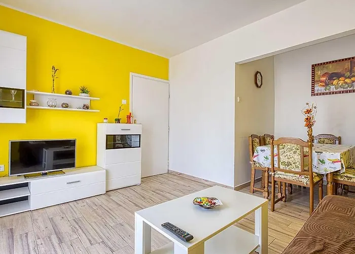 Keri 아파트 로비니